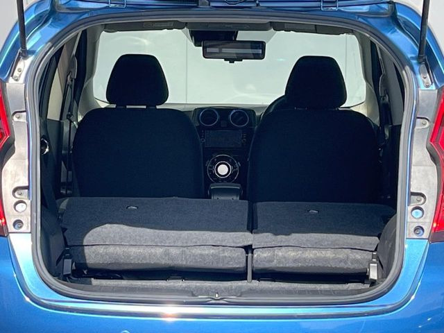 ���i�̂���������ʋ΁A���}���ɏ\���ȉ׎��X�y�[�X���m�ۂ��Ă���܂��B�Z�J���h�V�[�g��|���ƁA�傫�ȉו��̐ύڂ��\�ł���