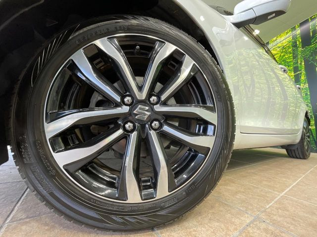 �y����16�C���`�A���~�z�C�[���z�O�ςɃ}�b�`���������A���~�z�C�[���𑕒����Ă���܂��B�e��ЊO�A���~�z�C�[����A�X�^�b�h���X�^�C�����戵�����Ă���܂��B���񂲑��k����������