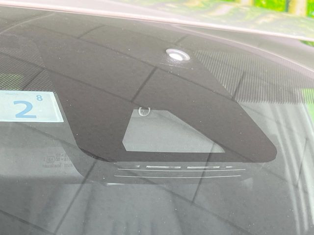 �y�g���^�Z�[�t�e�B�Z���X�z���s���ɑO���̎ԗ�����F�����A�Փ˂������Ȏ��͌x��ƃu���[�L�ŏՓˉ���Ɣ�Q�y�����A�V�X�g�B�����S�Ƀh���C�u�����y���݂��������܂��B