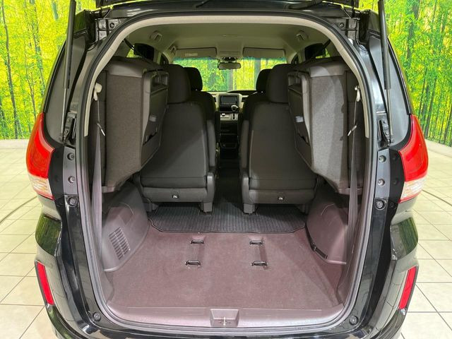 ���i�̂���������ʋ΁A���}���ɏ\���ȉ׎��X�y�[�X���m�ۂ��Ă���܂��B�Z�J���h�V�[�g��|���ƁA�傫�ȉו��̐ύڂ��\�ł���