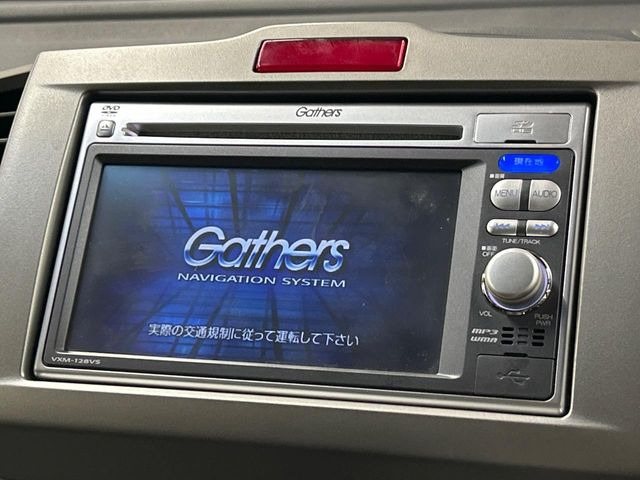 �y�����i�r�z�l�C�̏����i�r�𑕔����Ă���܂��B�i�r�̎g���₷���͂������A�I�[�f�B�I�@�\���[��!�L�����v�◷�s�͂������A�ʋ΂┃�����ȂǕ��i�̃h���C�u���y�����Ȃ�͂���