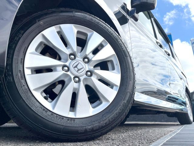 �y����16�C���`�A���~�z�C�[���z�O�ςɃ}�b�`���������A���~�z�C�[���𑕒����Ă���܂��B�e��ЊO�A���~�z�C�[����A�X�^�b�h���X�^�C�����戵�����Ă���܂��B���񂲑��k����������