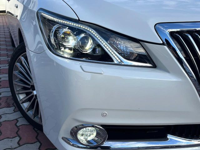 �yLED�w�b�h���C�g�z���V����ԑ��s�����ǍD�Ȏ��E���m�ۂ����S���ĉ^�]�ł��鍂�P�xLED�w�b�h���C�g�𑕔�!�_�����x�������A����d�͂��}�����Ă��܂��B