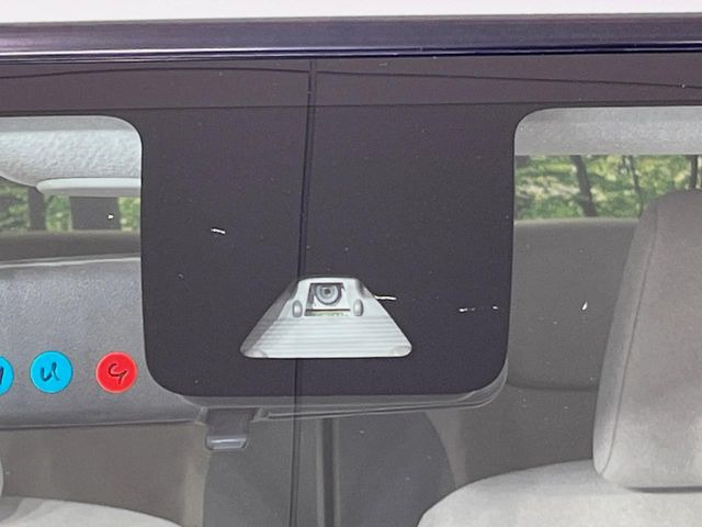 �y�X�}�[�g�A�V�X�g�z���s���ɑO���̎ԗ�����F�����A�Փ˂������Ȏ��͌x��ƃu���[�L�ŏՓˉ���Ɣ�Q�y�����A�V�X�g�B�����S�Ƀh���C�u�����y���݂��������܂��B