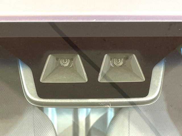 �y�X�}�[�g�A�V�X�g�z���s���ɑO���̎ԗ�����F�����A�Փ˂������Ȏ��͌x��ƃu���[�L�ŏՓˉ���Ɣ�Q�y�����A�V�X�g�B�����S�Ƀh���C�u�����y���݂��������܂��B