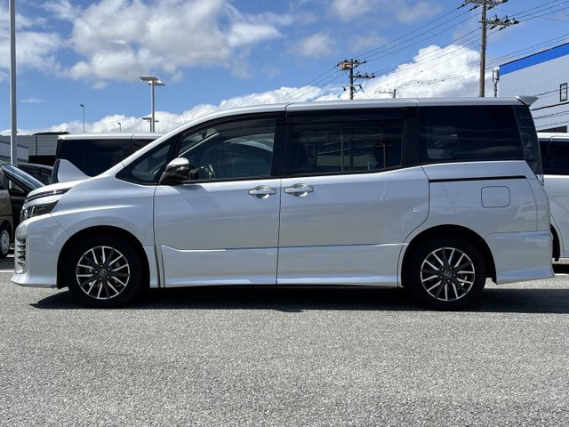 ヴォクシー2.0 ZS