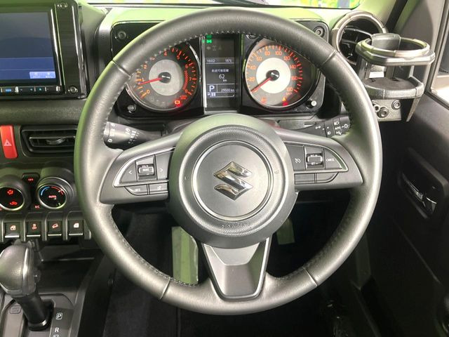 �y�����v�����X�e�A�����O�z�㎿�Ȋv���g�p���邱�ƂŁA��ɂ����������݂ƂĂ��^�]���₷���n���h���ł���