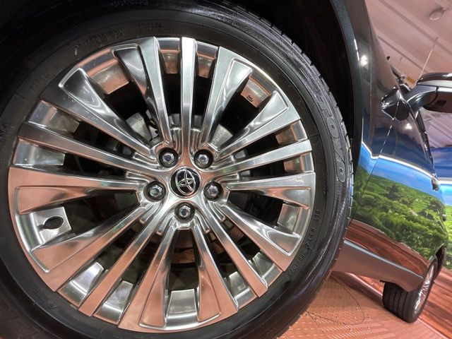 �y����19�C���`�A���~�z�C�[���z�O�ςɃ}�b�`���������A���~�z�C�[���𑕒����Ă���܂��B�e��ЊO�A���~�z�C�[����A�X�^�b�h���X�^�C�����戵�����Ă���܂��B���񂲑��k����������