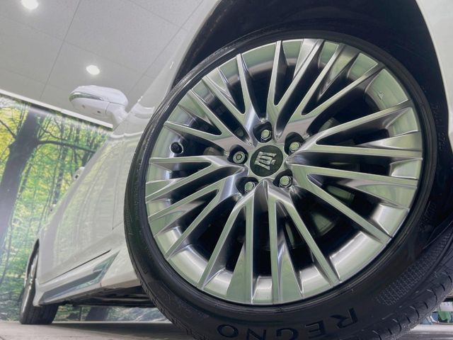 �y����18�C���`�A���~�z�C�[���z�O�ςɃ}�b�`���������A���~�z�C�[���𑕒����Ă���܂��B�e��ЊO�A���~�z�C�[����A�X�^�b�h���X�^�C�����戵�����Ă���܂��B���񂲑��k����������