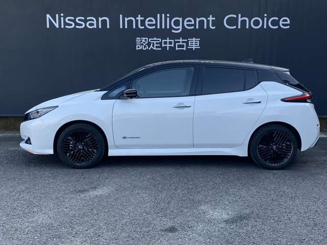 リーフX Vセレクション 90周年記念車