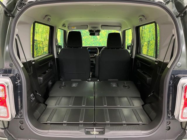 ���i�̂���������ʋ΁A���}���ɏ\���ȉ׎��X�y�[�X���m�ۂ��Ă���܂��B�Z�J���h�V�[�g��|���ƁA�傫�ȉו��̐ύڂ��\�ł���