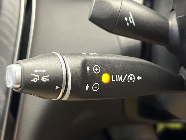 ���f�B�X�g���j�b�N�v���X:�s�s�A�x�O�A�������H�Ȃǂ̑��s���ɁA�X�e���I�}���`�p�[�p�X�J�����ƃ��[�_�[�Z���T�[�ɂ��A�O���Ԃ�F�����đ��x�ɉ������Ԋԋ������ێ����鎟����̃N���R��!