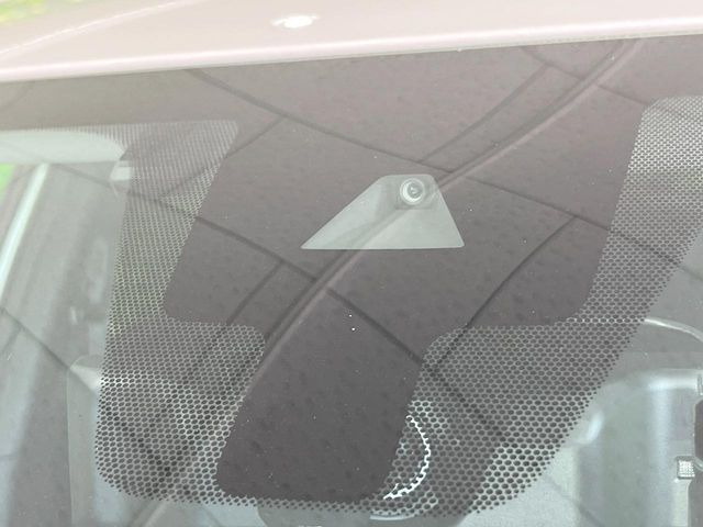 �y�C���e���W�F���g�G�}�[�W�F���V�[�u���[�L�z�t�����g�J�����őO���̎ԗ�����s�҂����m�B�Փ˂������Ȏ��͏Փ˔�Q�y���u���[�L���쓮�A�Փˉ�����T�|�[�g�B�����S�Ƀh���C�u�����y���݂��������܂��B