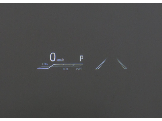 ヘッドアップディスプレイ(HUD)付!、フロントウインドウガラスに運転支援システムの作動状況や走行に関するさまざまな情報を表示することができます。