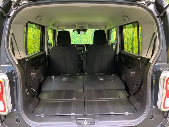 ���i�̂���������ʋ΁A���}���ɏ\���ȉ׎��X�y�[�X���m�ۂ��Ă���܂��B�Z�J���h�V�[�g��|���ƁA�傫�ȉו��̐ύڂ��\�ł���