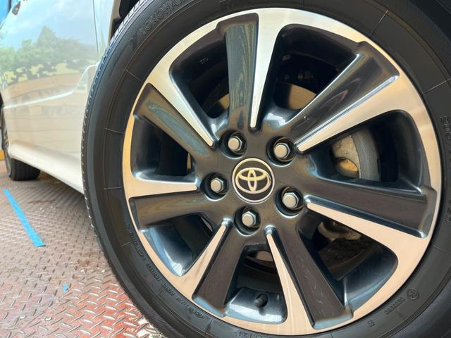 �y����16�C���`�A���~�z�C�[���z�O�ςɃ}�b�`���������A���~�z�C�[���𑕒����Ă���܂��B�e��ЊO�A���~�z�C�[����A�X�^�b�h���X�^�C�����戵�����Ă���܂��B���񂲑��k����������