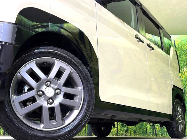 �y����15�C���`�A���~�z�C�[���z�O�ςɃ}�b�`���������A���~�z�C�[���𑕒����Ă���܂��B�e��ЊO�A���~�z�C�[����A�X�^�b�h���X�^�C�����戵�����Ă���܂��B���񂲑��k����������