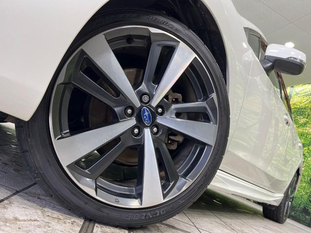 �y����18�C���`�A���~�z�C�[���z�O�ςɃ}�b�`���������A���~�z�C�[���𑕒����Ă���܂��B�e��ЊO�A���~�z�C�[����A�X�^�b�h���X�^�C�����戵�����Ă���܂��B���񂲑��k����������