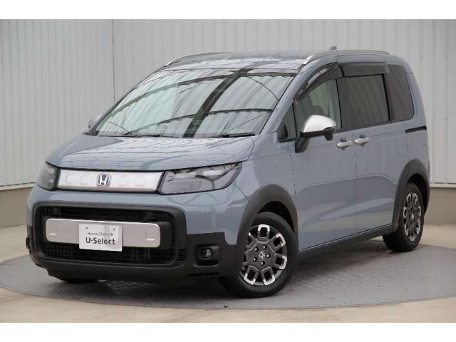 フリード1.5 e:HEV クロスター