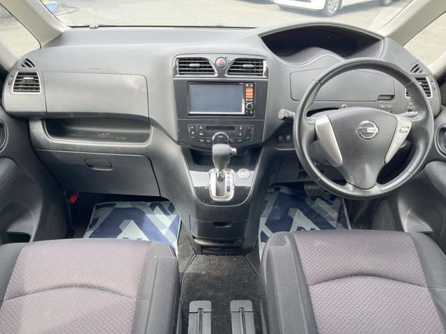 セレナ2.0 ハイウェイスター Vセレクション