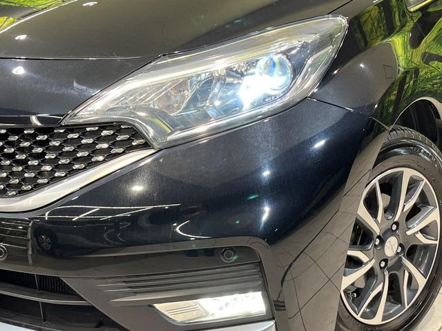 �yLED�w�b�h���C�g�z���V����ԑ��s�����ǍD�Ȏ��E���m�ۂ����S���ĉ^�]�ł��鍂�P�xLED�w�b�h���C�g�𑕔�!�_�����x�������A����d�͂��}�����Ă��܂��B