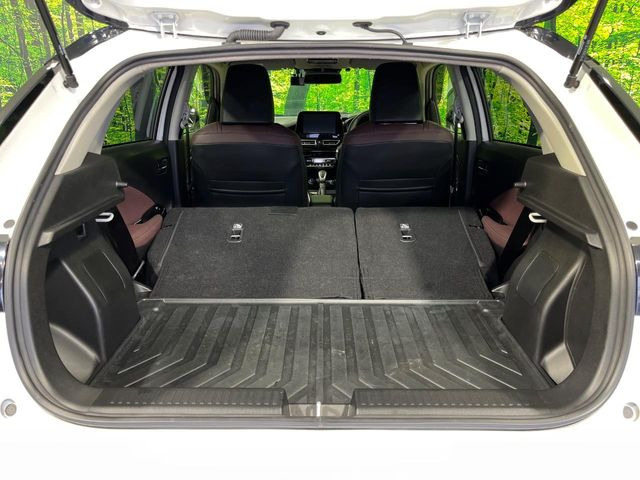 ���i�̂���������ʋ΁A���}���ɏ\���ȉ׎��X�y�[�X���m�ۂ��Ă���܂��B�Z�J���h�V�[�g��|���ƁA�傫�ȉו��̐ύڂ��\�ł���