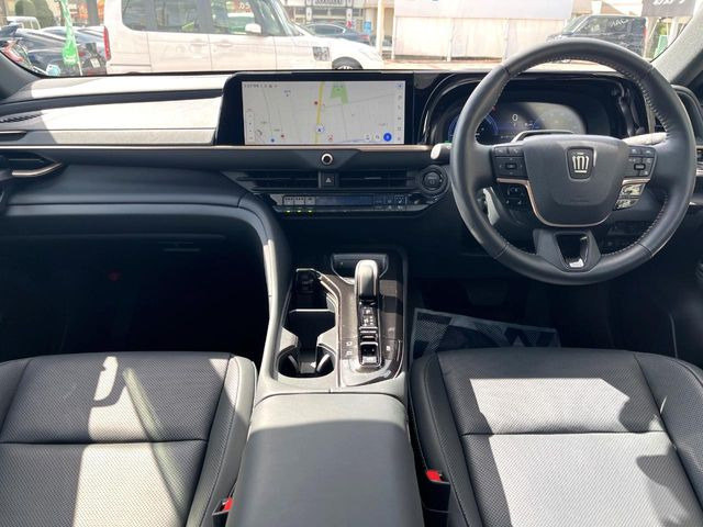 クラウンスポーツ2.5 Z E-Four 4WD