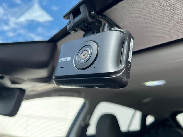 【ドライブレコーダー】ドライブレコーダー装備!走行中はもちろん、あおり運転や事故に遭遇した際、映像で記録し、万一のリスクに備えます。※記録用SDカードはお客様ご自身でご準備いただく必要があります。