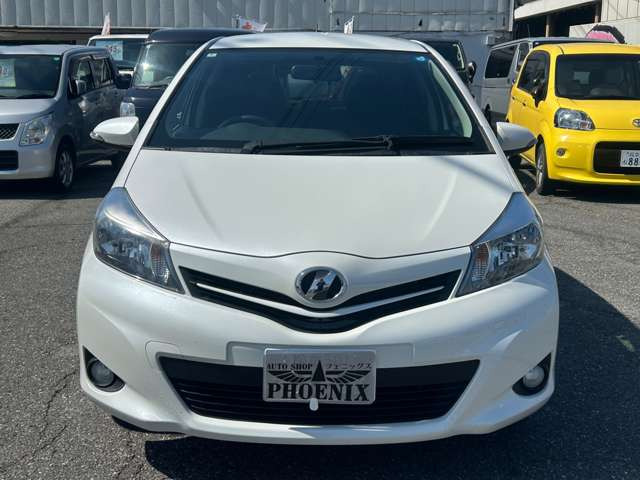 ヴィッツ1.3 F シエル 4WD