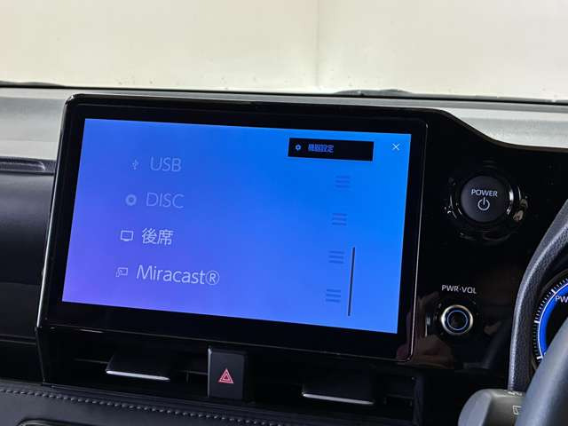 ���D�݂̃I�v�V�����𑕒����Č�[�Ԃ��邱�Ƃ��\�ł��B�i�r�E�o�b�N�J�����EETC�E��ȃt���b�v�_�E�����j�^�[�E�R�[�e�B���O�E�V�[�g�J�o�[�E�h���C�u���R�[�_�[�E�G���W���X�^�[�^�[ �ȂǂȂǎ戵����!