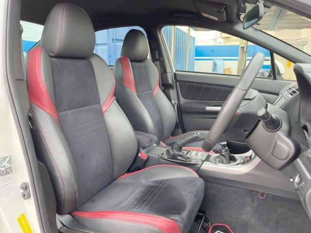 �y�n�[�t���U�[�V�[�g�z�������ƍ���S�n�𗼗������l�C�̃V�[�g���w�ʁE���ʂ̃t�@�u���b�N�f�ނ́A�ʋC���̗ǂ��⊊��ɂ����ɗD��Ă��܂��B�C���╞���ɍ��E���ꂸ���K�ɂ���肢�������܂��B