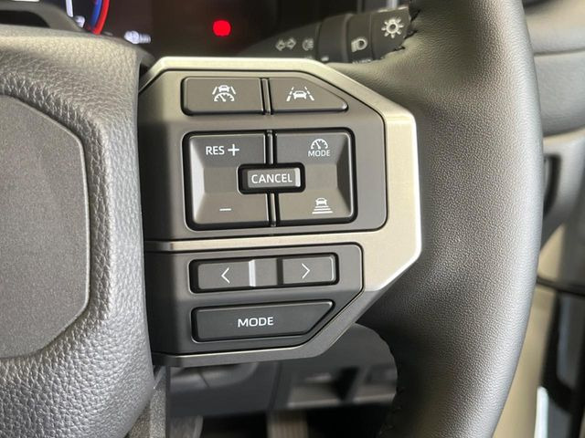 �y�g���^�Z�[�t�e�B�Z���X�z���s���ɑO���̎ԗ�����F�����A�Փ˂������Ȏ��͌x��ƃu���[�L�ŏՓˉ���Ɣ�Q�y�����A�V�X�g�B�����S�Ƀh���C�u�����y���݂��������܂��B