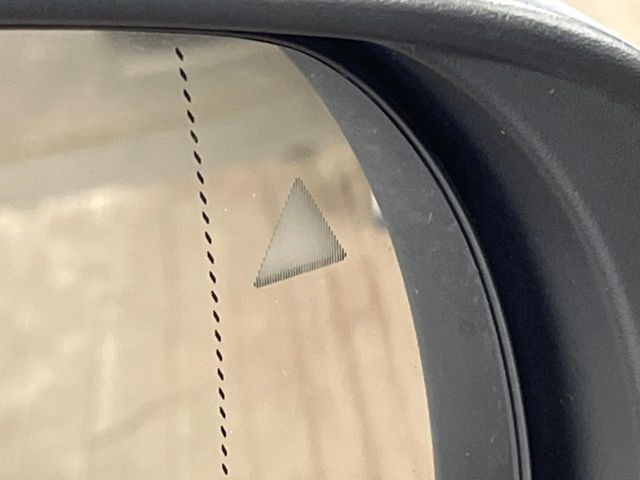 ���u���C���h�A�V�X�g�Z���T�[:���p����̎Ԃ����m���A�h���C�o�[���Ԑ��ύX���s���ۂɁA�x�����Ƌ��ɒ��ӂ𑣂��Ă������S�x���@�\�ł�!