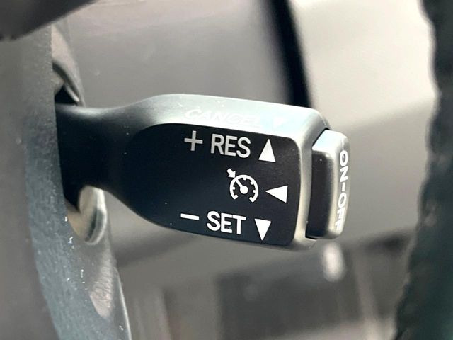 �y�N���[�Y�R���g���[���z�������H�����N���N���s�B�A�N�Z���𗣂��Ă���葬�x�ő��s���ł��A�������^�]���̕��S���y��!�����E�������ȒP�ȃX�C�b�`����Œ����ł��܂��B