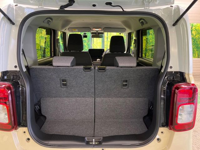 ���i�̂���������ʋ΁A���}���ɏ\���ȉ׎��X�y�[�X���m�ۂ��Ă���܂��B�Z�J���h�V�[�g��|���ƁA�傫�ȉו��̐ύڂ��\�ł���