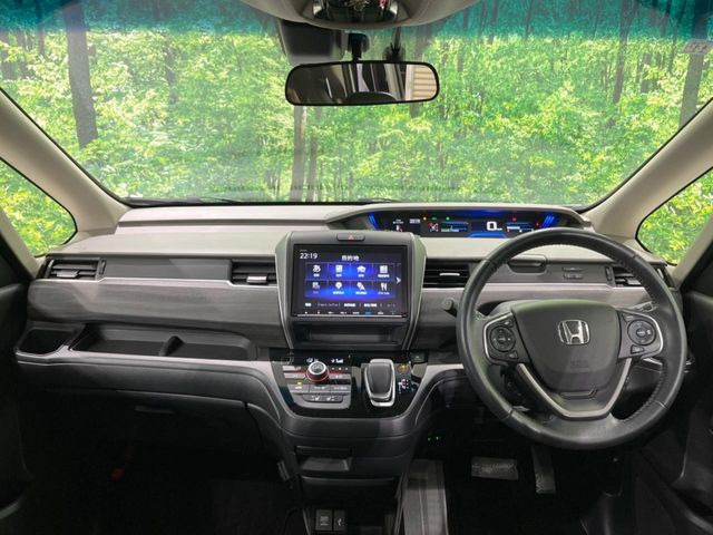 フリードハイブリッド