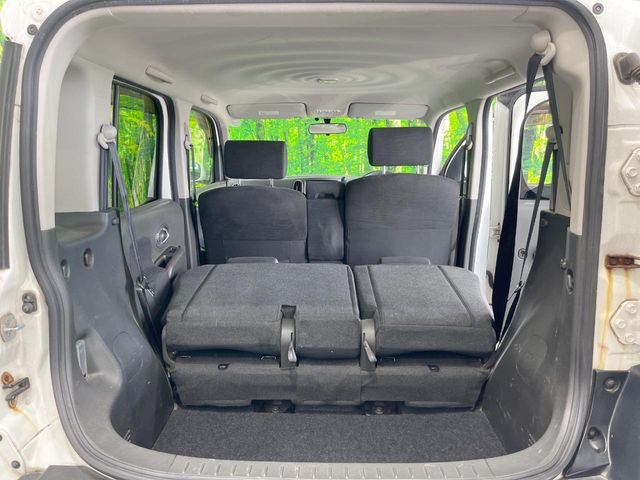 ���i�̂���������ʋ΁A���}���ɏ\���ȉ׎��X�y�[�X���m�ۂ��Ă���܂��B�Z�J���h�V�[�g��|���ƁA�傫�ȉו��̐ύڂ��\�ł���