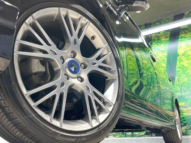 �y18�C���`�A���~�z�C�[���z�O�ςɃ}�b�`�����A���~�z�C�[���𑕒����Ă���܂��B�e��A���~�z�C�[����A�X�^�b�h���X�^�C�����戵�����Ă���܂��B���񂲑��k����������