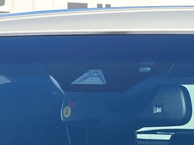 �y�g���^�Z�[�t�e�B�Z���X�z���s���ɑO���̎ԗ�����F�����A�Փ˂������Ȏ��͌x��ƃu���[�L�ŏՓˉ���Ɣ�Q�y�����A�V�X�g�B�����S�Ƀh���C�u�����y���݂��������܂��B