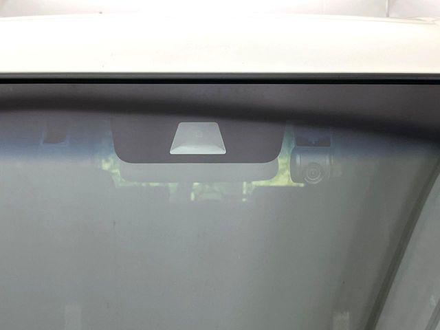 �y�z���_�Z���V���O�z���s���ɑO���̎ԗ�����F�����A�Փ˂������Ȏ��͌x��ƃu���[�L�ŏՓˉ���Ɣ�Q�y�����A�V�X�g�B�����S�Ƀh���C�u�����y���݂��������܂��B