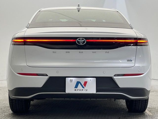 安心の最長10年・走行無制限保証(有償)をご用意。保証内容も充実はもちろん、無料点検&オイル交換や、年中無休の全国・24時間ロードサービスも付帯されておりますのでご安心下さい。