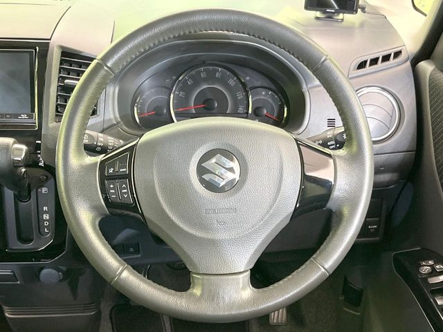 �y�����v�����X�e�A�����O�z�㎿�Ȋv���g�p���邱�ƂŁA��ɂ����������݂ƂĂ��^�]���₷���n���h���ł���