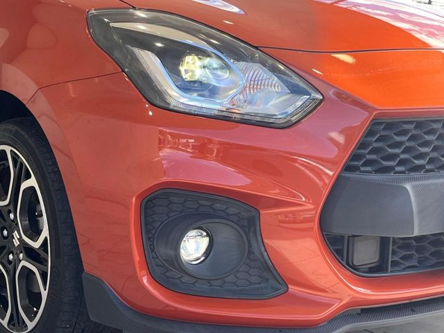 �yLED�w�b�h���C�g�z���V����ԑ��s�����ǍD�Ȏ��E���m�ۂ����S���ĉ^�]�ł��鍂�P�xLED�w�b�h���C�g�𑕔�!�_�����x�������A����d�͂��}�����Ă��܂��B