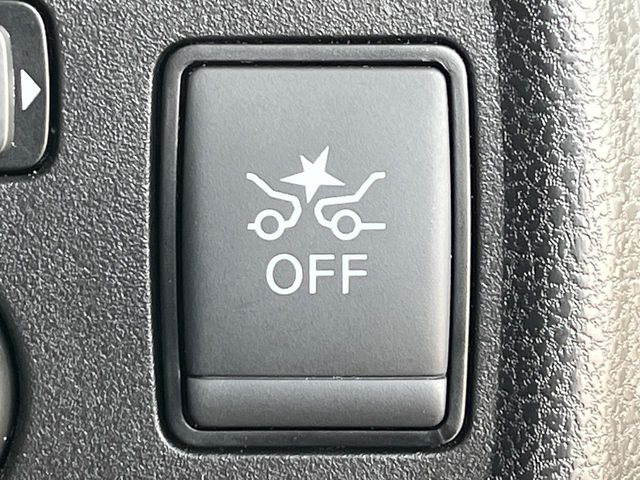 �y�G�}�[�W�F���V�[�u���[�L�z���s���ɑO���̎ԗ�����F�����A�Փ˂������Ȏ��͌x��ƃu���[�L�ŏՓˉ���Ɣ�Q�y�����A�V�X�g�B�����S�Ƀh���C�u�����y���݂��������܂��B