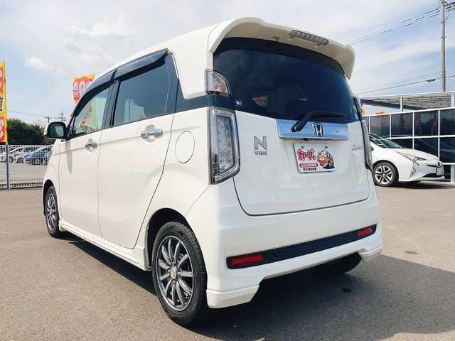 ���X�ł͌y�����Ԃ��畁�ʎԂ܂ŕ��L���I�[�����[�J�[�̎Ԏ�E�F�E�O���[�h��L�x�ɑ����Ă���܂��B