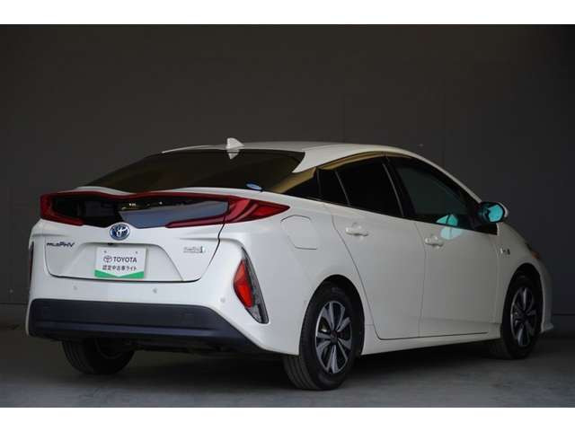 プリウスPHV1.8 S