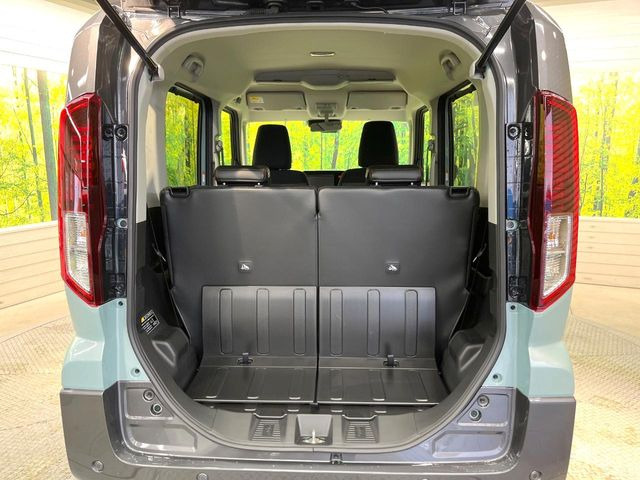 ���i�̂���������ʋ΁A���}���ɏ\���ȉ׎��X�y�[�X���m�ۂ��Ă���܂��B�Z�J���h�V�[�g��|���ƁA�傫�ȉו��̐ύڂ��\�ł���