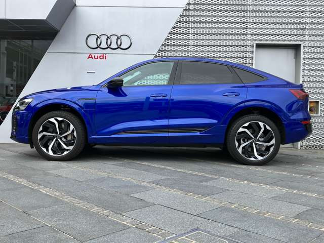 Q8スポーツバック e-tron55 クワトロ Sライン レンジプラスパッケージ 4WD