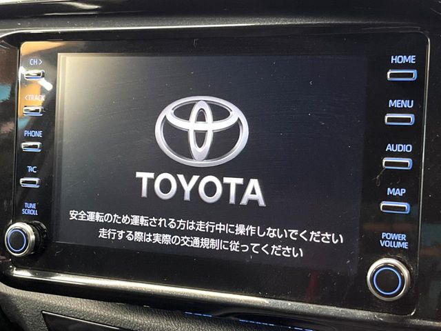 �y8�C���` �f�B�X�v���C�I�[�f�B�I�z���ʂ̃f�B�X�v���C��AppleCarPlay��AndroidAuto�����p�\�B�傫�ȉ�ʂŃX�}�z�i�r�A�v���������p���������܂���