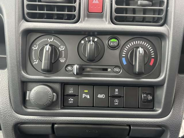 クリッパートラックDX セーフティパッケージ 4WD